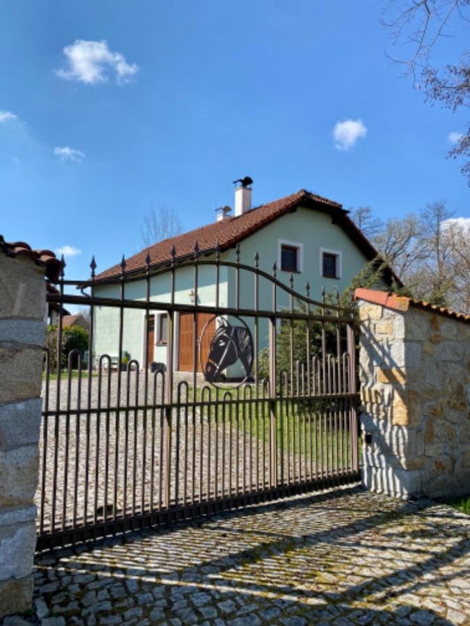 Pribraz Apartmany U Rybnicka מראה חיצוני תמונה